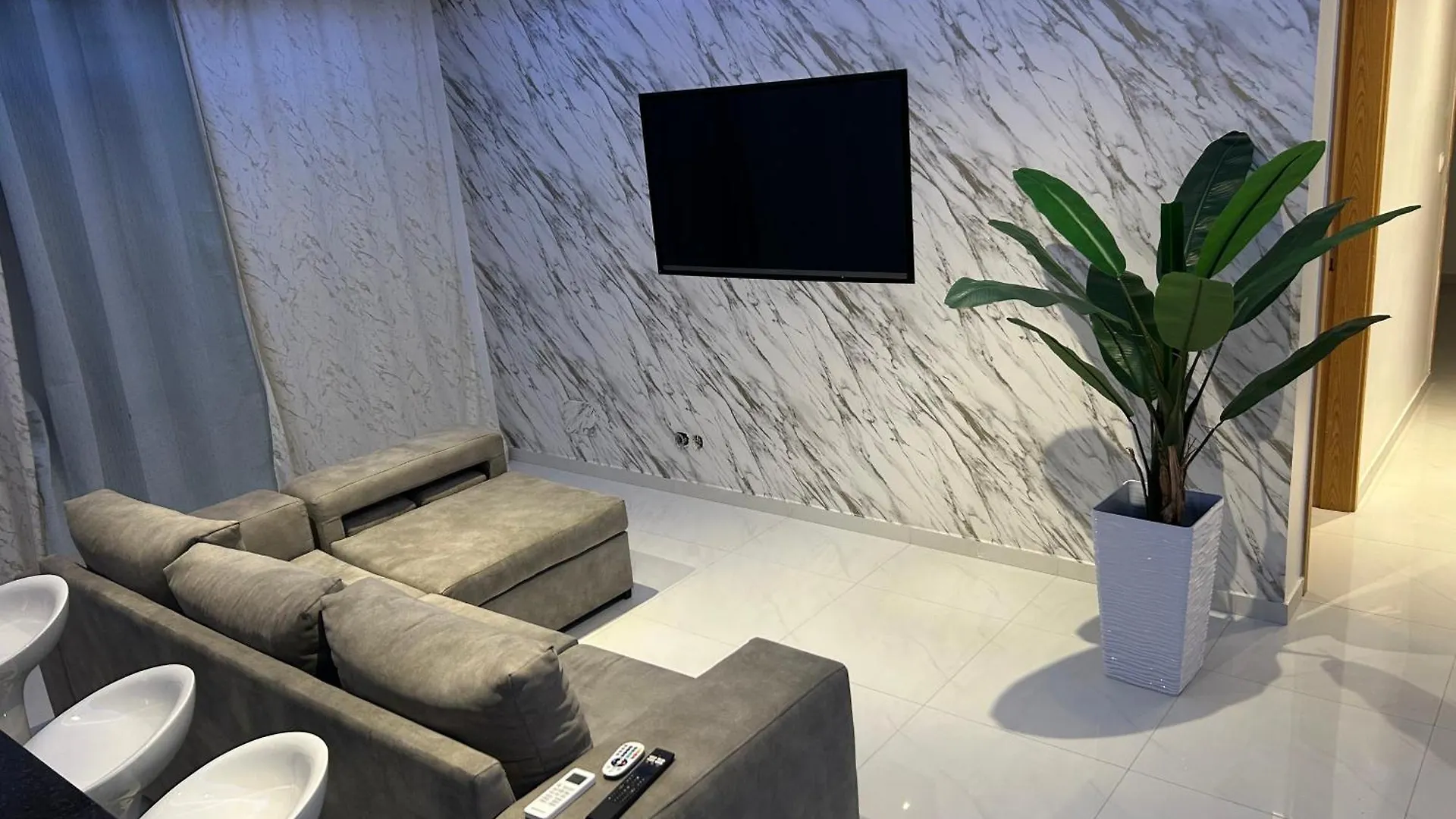 公寓 Appartement T 3 Aeroport Nelson Mandela Paria 圣玛丽亚